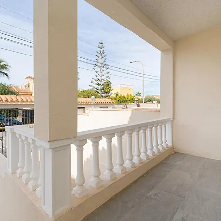 Hola Casita فيلة تورّيفيِخا